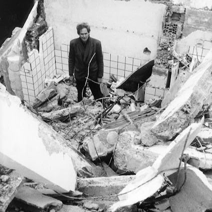 .
Maison Jean Pierre Raynaud
La Celle Saint Coud
1974 - 1993

#architecture #frenchtouch #habitat #housing #logements #facade #design #art #photography #city #urbanscape #skyline #architect #golden #concrete #instagood #primeshots #visualgang #photohunt #instadaily
#archicool #paris #archiporn #designboom