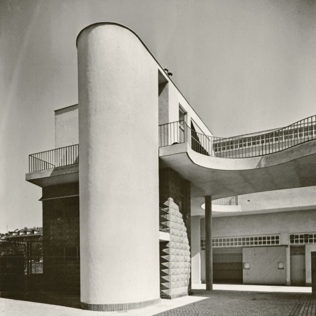 .
Pier Luigi Nervi
Architecte - Designer - Photographe
1905 - 1973

#carlomollino #architecturephotography #archiporn #architecture #architecturelovers #arch #creative_architecture #design #designlovers #lookingup_architecture #architecture_hunter #designboom #dezeen #startarchitects #architecturemodel #thebestarchitecture #architecteingénieur #structurebeton