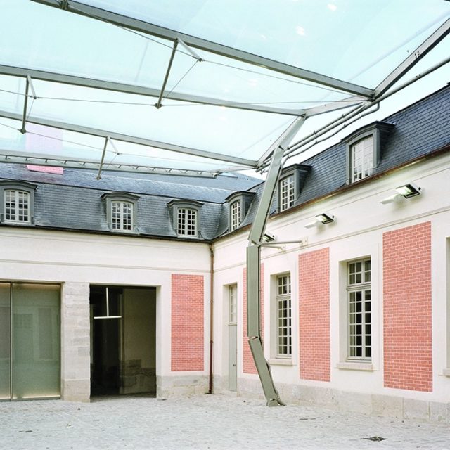 .
20 ans après
École d'Architecture de Versailles
Photo : @aymericfouquez 

#architecture #facade #design #art #photography #city #urbanscape #skyline #architect #golden #instagood #primeshots #visualgang #photohunt #instadaily
#archicool #versailles #archiporn #designboom #aldricbeckmann #ensaversailles